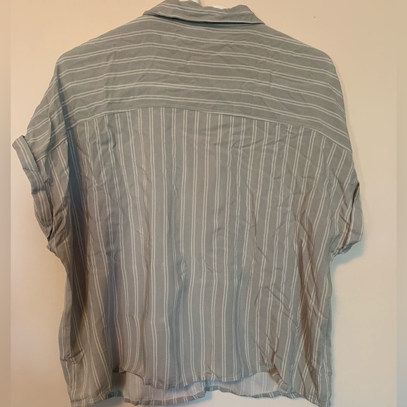 🌼TEES AND TANKS 3 FOR 25$🌼 Green striped button up top - Picture 2 of 2